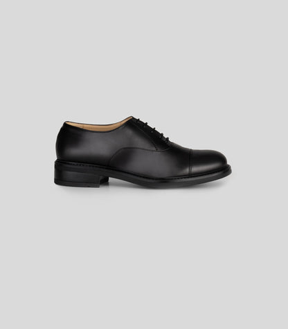 vegan oxford black