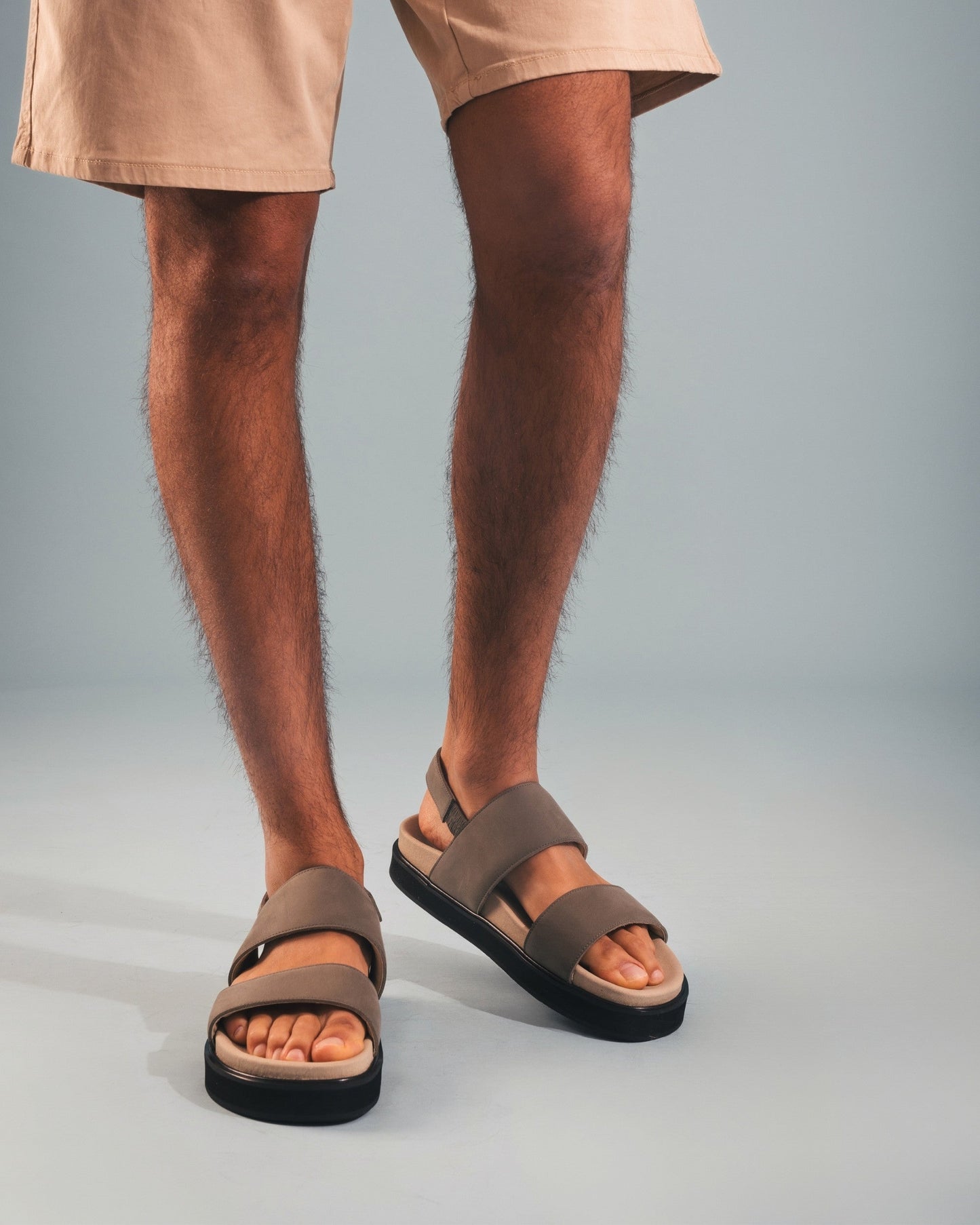 Sandales véganes à talon ouvert avec double bride et semelle matelassé